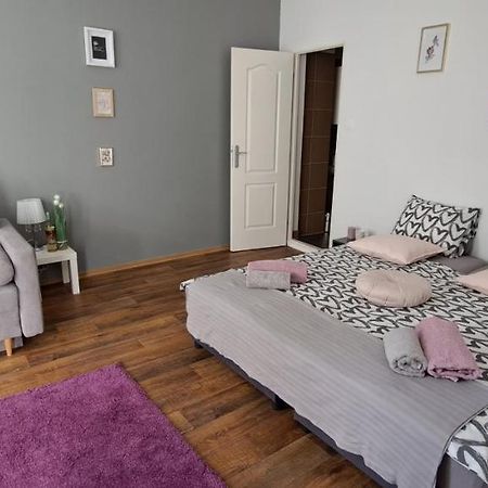 Sweet 16 Apartment In The Party District Budapest Exteriör bild