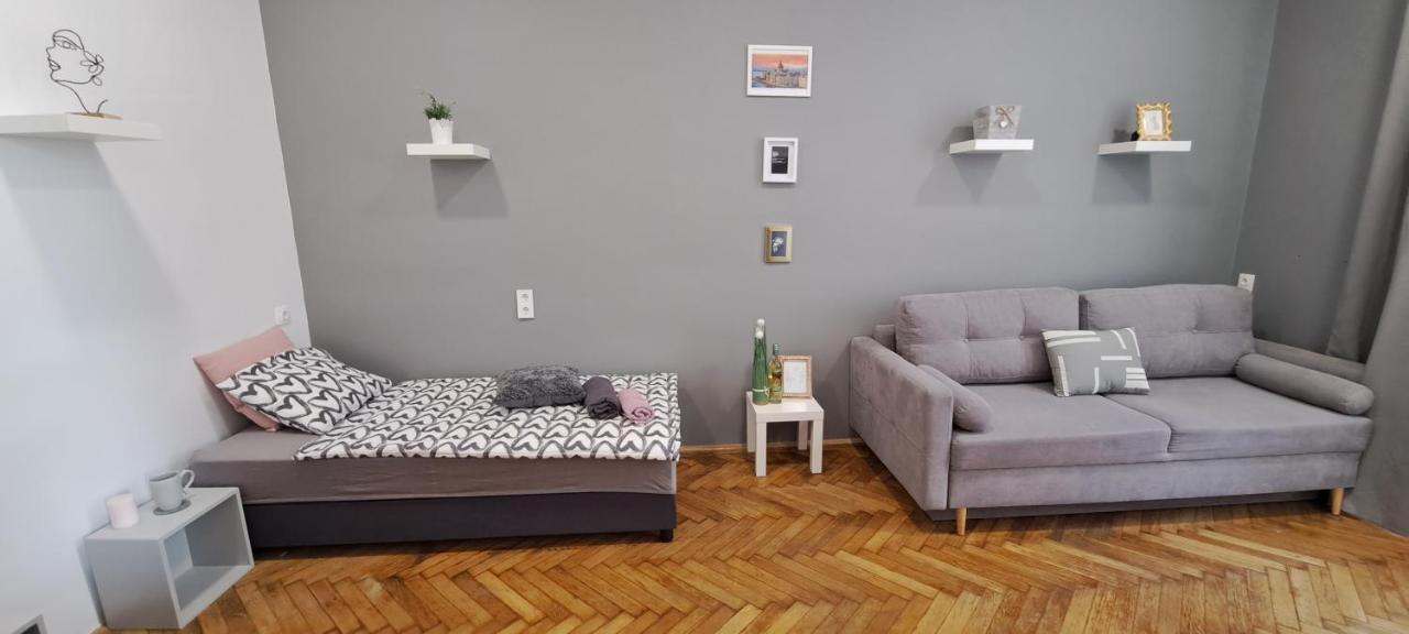 Sweet 16 Apartment In The Party District Budapest Exteriör bild